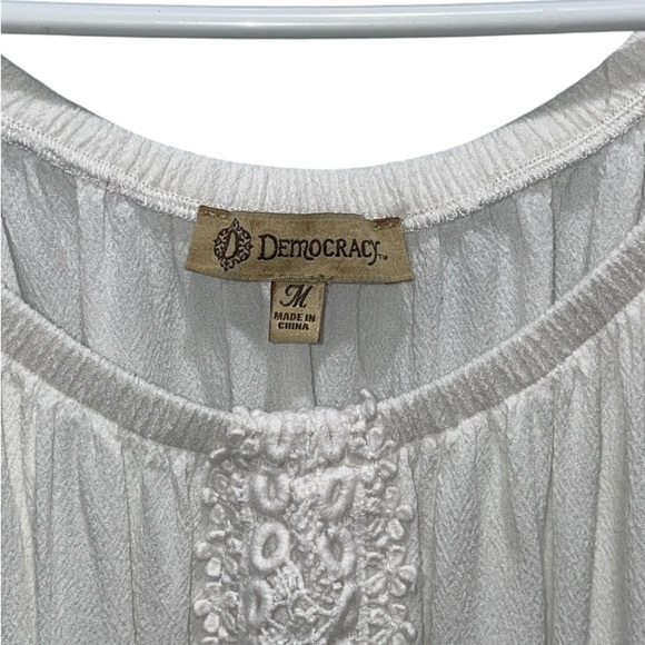 Democracy White Angel Wing Arm Romper Size Medium - Picture 2 of 3